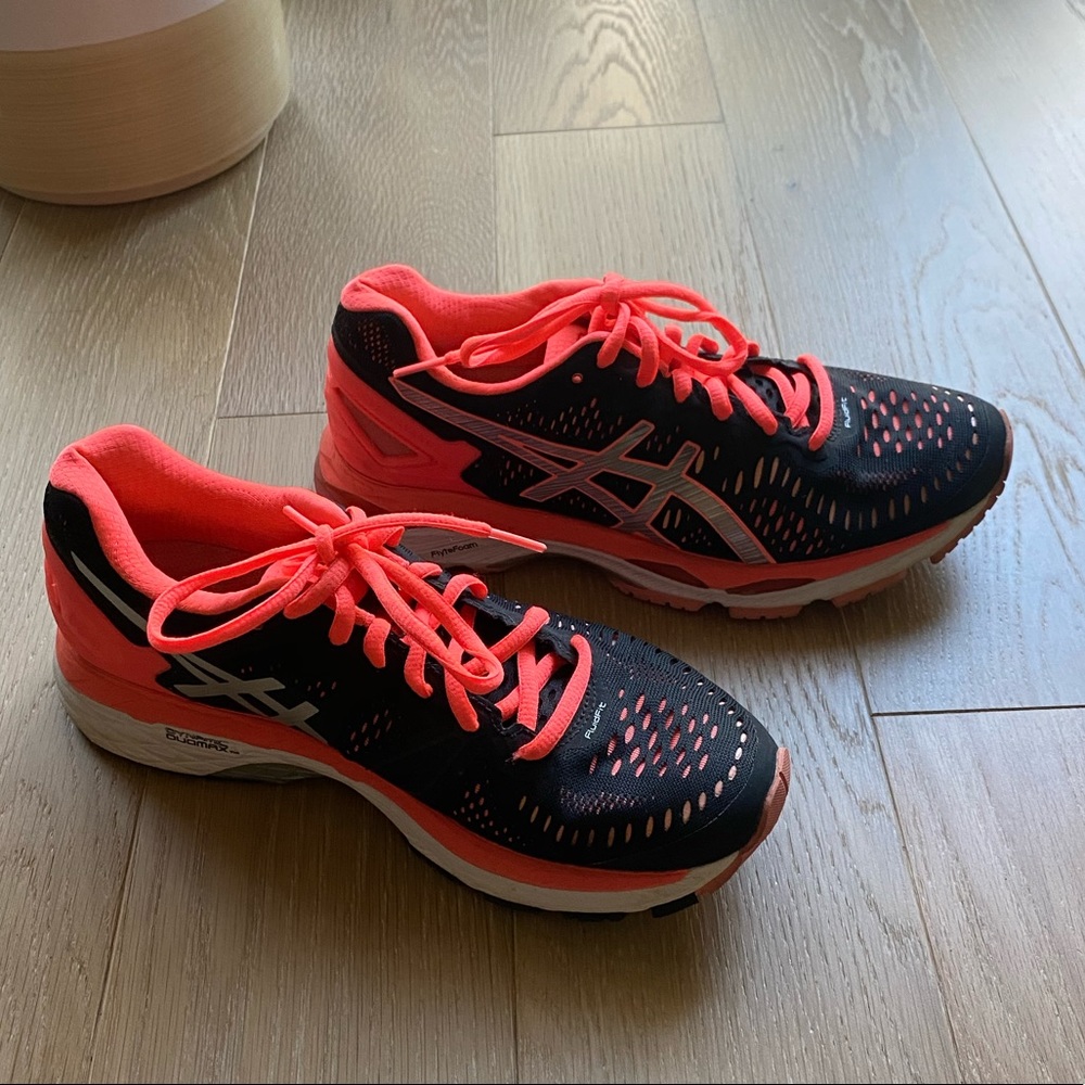 {ASICS} 🔷 pink running shoes